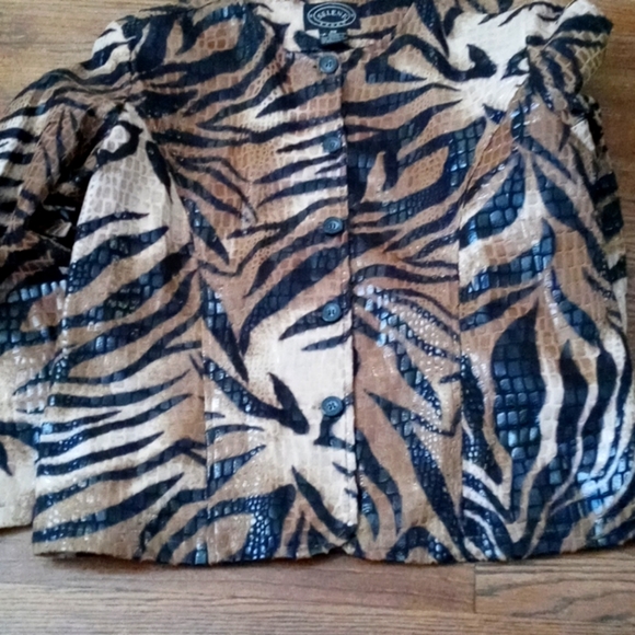 Woman jacket - Picture 1 of 4